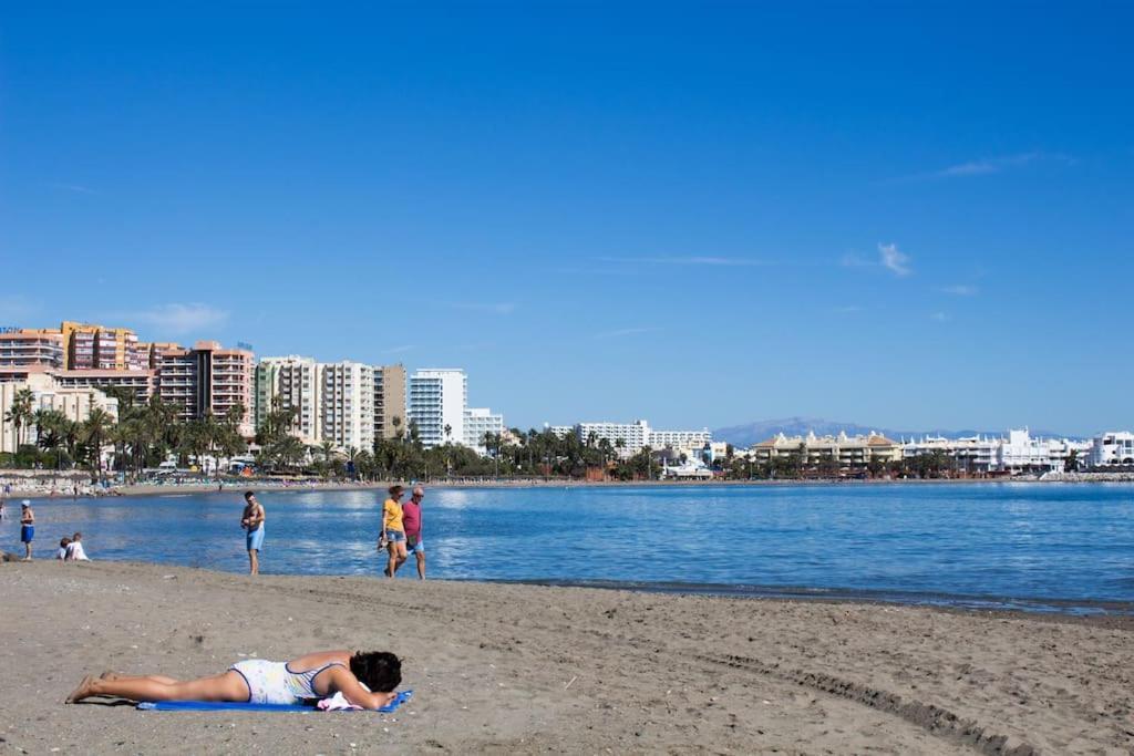 Wonderful Studio Apartment On The Beachfront Benalmádena Exterior foto