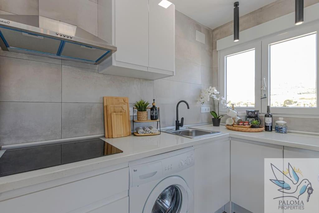 Wonderful Studio Apartment On The Beachfront Benalmádena Exterior foto
