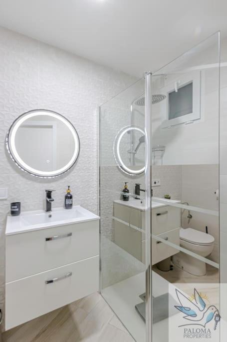 Wonderful Studio Apartment On The Beachfront Benalmádena Exterior foto