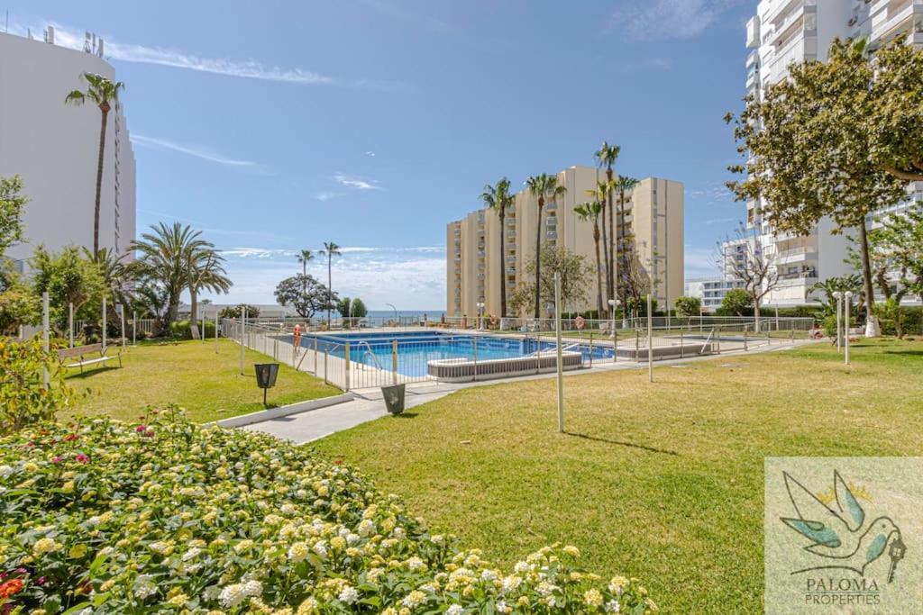 Wonderful Studio Apartment On The Beachfront Benalmádena Exterior foto